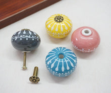 Load image into Gallery viewer, Anouk - Ceramic Macaroon Cupboard & Door Handle