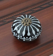Load image into Gallery viewer, Anouk - Ceramic Macaroon Cupboard & Door Handle