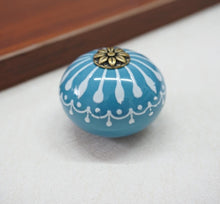 Load image into Gallery viewer, Anouk - Ceramic Macaroon Cupboard &amp; Door Handle
