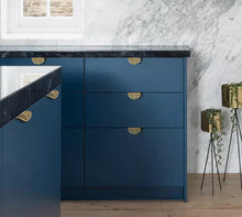 Load image into Gallery viewer, Merrin - Modern Gold Hook Over Handle
