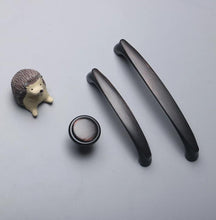 Load image into Gallery viewer, Auberon - Vintage Aluminum Handle
